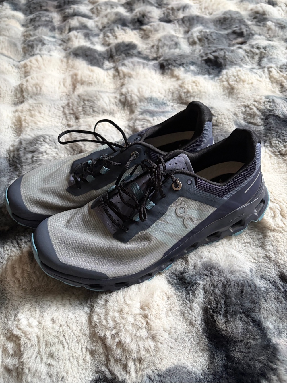 On Cloudvista Women’s 9 Trail Running Shoes Navy Gray Blue CloudTec